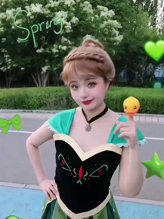 原来爱莎公主也是蜘蛛侠的头号粉丝