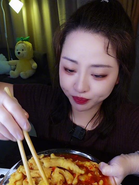 酸辣无骨鸡爪测评！得罪了