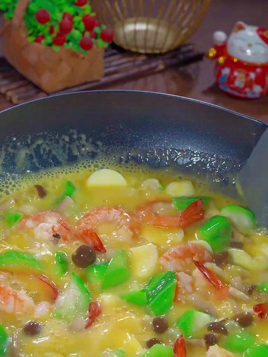 豆腐虾仁烩丝瓜太美味了