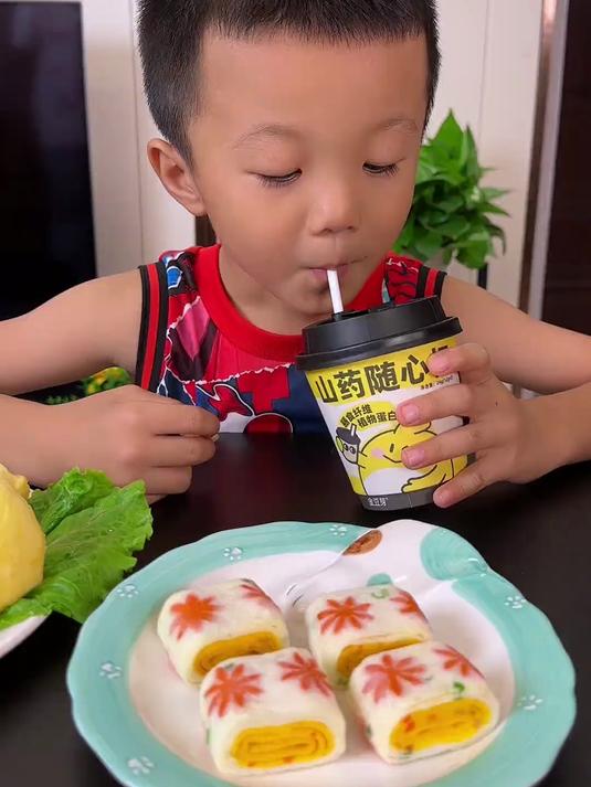 多喝山药好处多，把山药燕麦粉做成了奶茶一样的随心杯