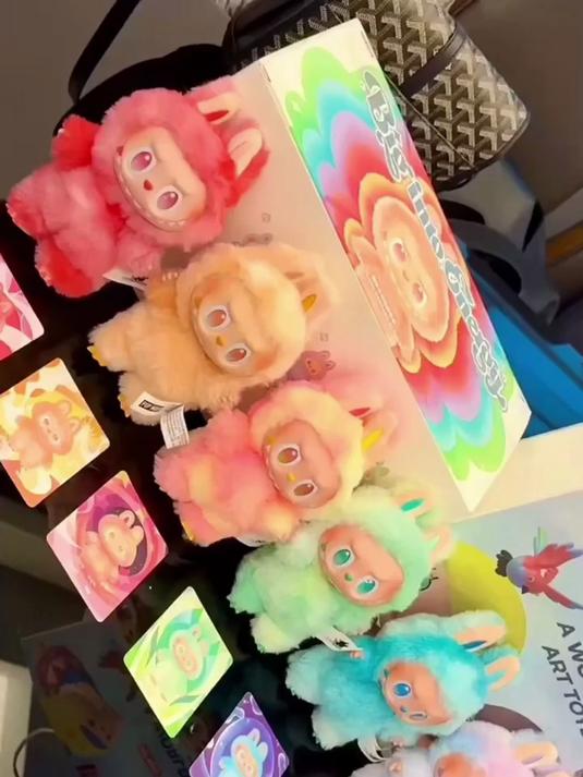 泡泡玛特热卖!拉布布毛绒公仔～