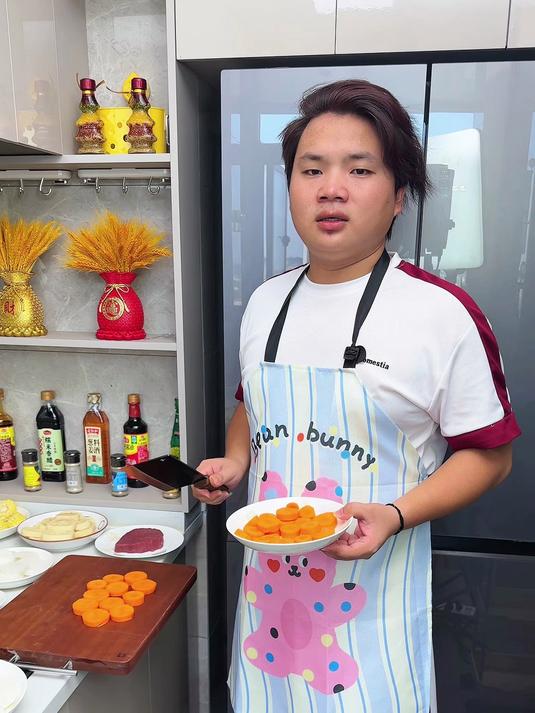 家里厨房比较小的，这款 备菜架一定要试试！收纳空间大更省空间