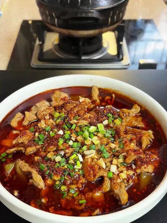 天热没啥胃口的时候一定要学会这个水煮肉片做法麻辣鲜香