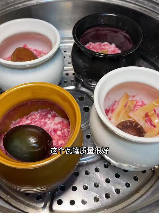 冬至美食，给家人安排瓦罐汤，一人一罐不同口味，简单营养丰富