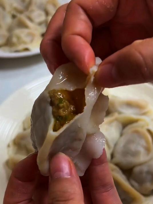 做猪肉芹菜水饺千万不要直接加盐