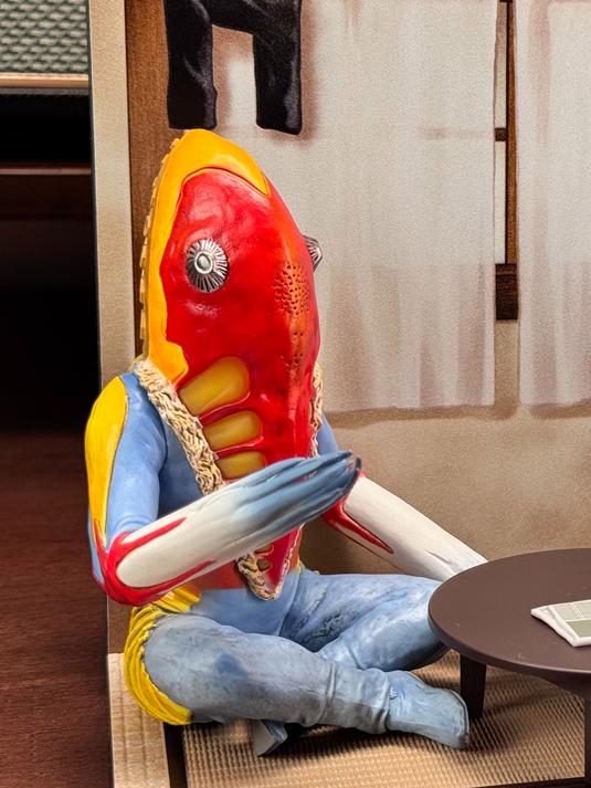 “奥母相亲”奇怪的奥特曼场景手办