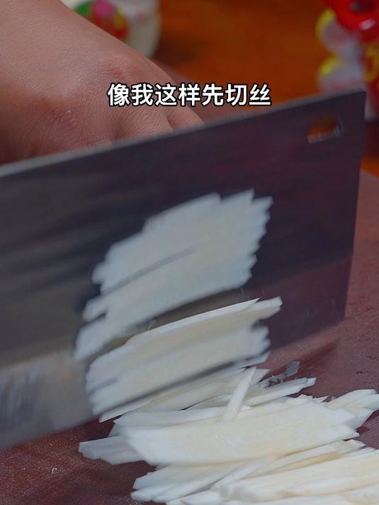 人人都会的家常菜!当茭白遇上肉丝,嘎嘎下饭!