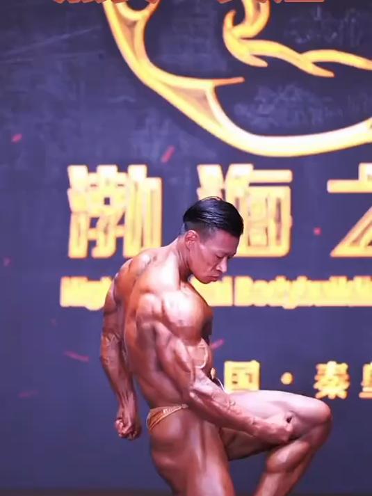 古典肌肉男,健身比赛的焦点