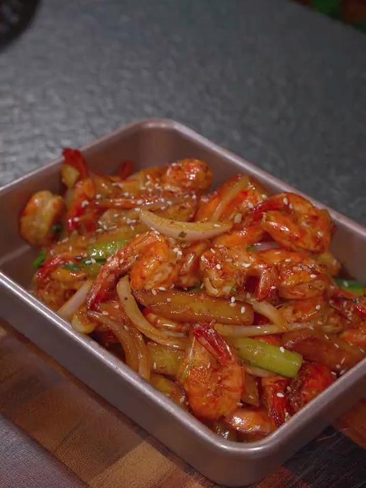 干锅大虾的家庭版做法!酱香入味