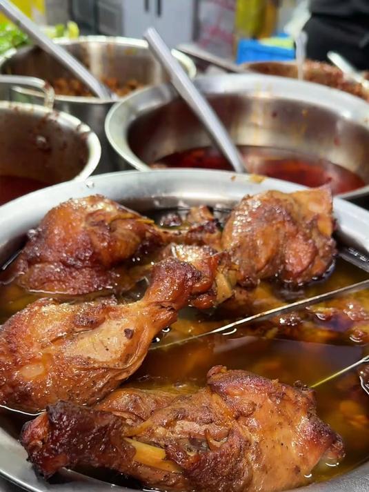 石家庄！街边重庆砂锅米线也太好吃了吧！