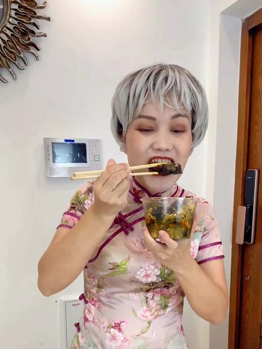 没想到我做的臭豆腐，老妈居然那么爱吃