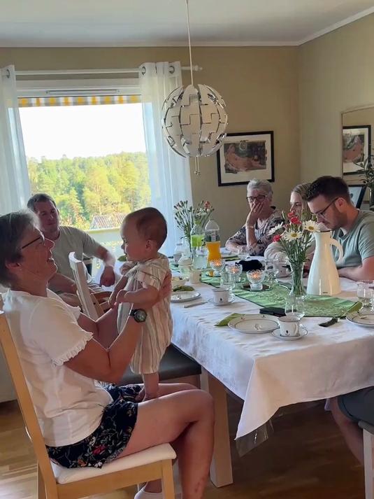 婆婆生日不知道送她什么礼物,就做几道她爱吃的中国菜带去吧