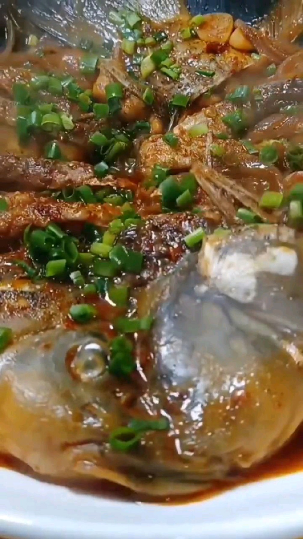 啤酒煮鱼真的是很好吃的一道美食,做法简单