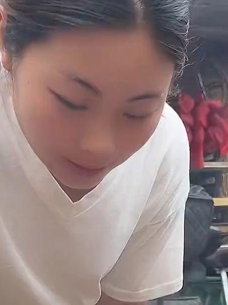 就这大盘鸡做的,要是来碗米饭更香了