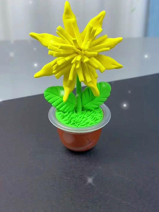 超轻粘土就能做漂亮的迷你小花朵手工,还能当摆件哦!一起试试吧!#粘土手工 #亲子手工 #超