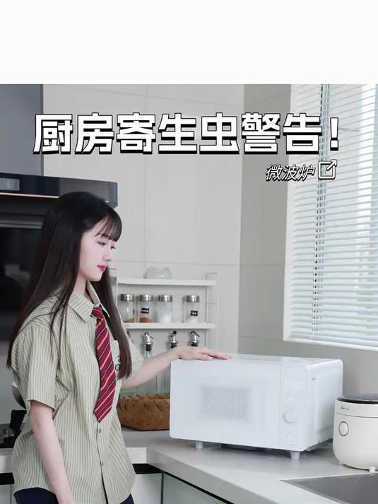 厨房寄生虫警告 鱼肚子里有面条!