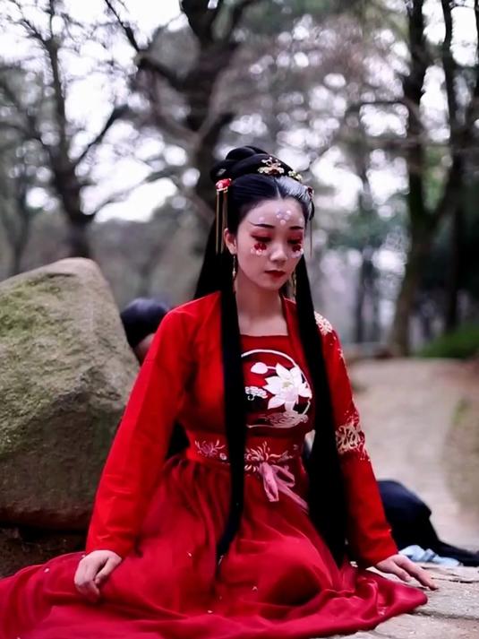 传说吃了人鱼 肉可不老不s,永远保持美丽的容颜……