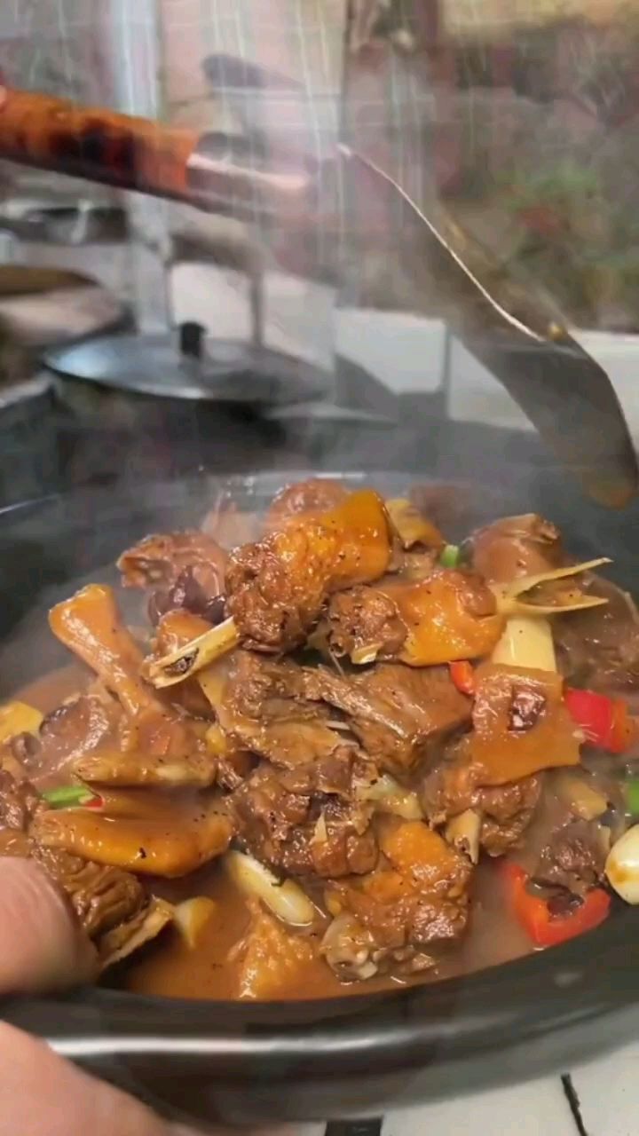 家乡的味道,柴火灶做藤鸭,这味道真香啊!