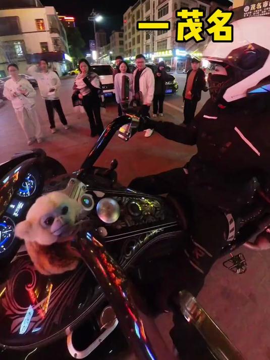摩旅途中的一份烧鹅叉烧饭让我回味很久