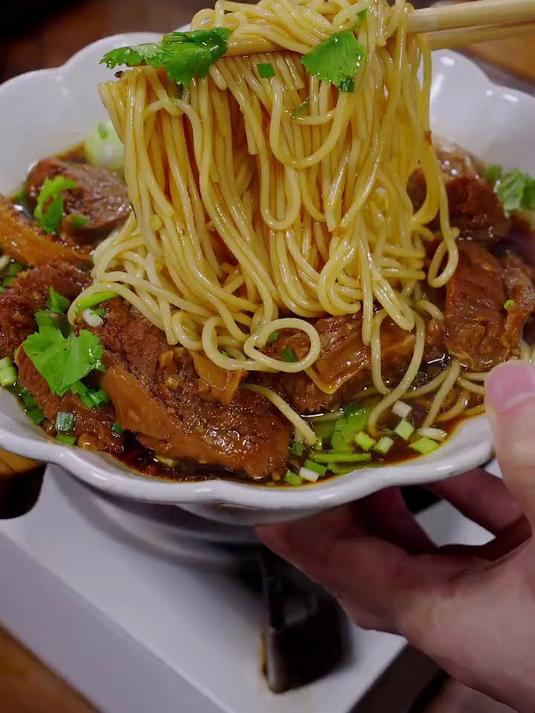 这样做的卤牛肉真的太香了，大口吃肉大口嗦面