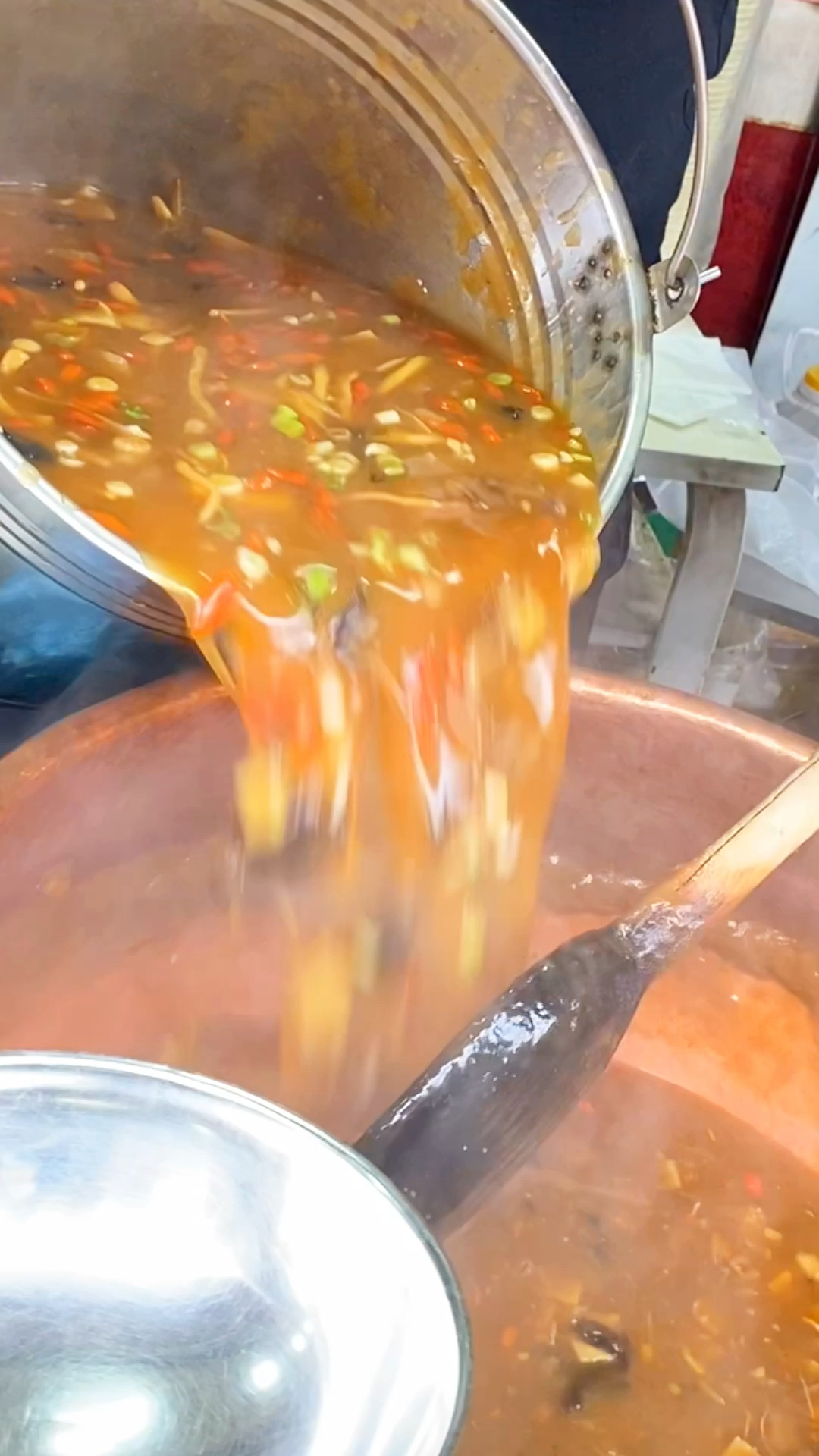 想喝胡辣汤,不用去周口了,逍遥老杨家出了袋装胡辣汤,一袋做三碗,一碗五毛钱!