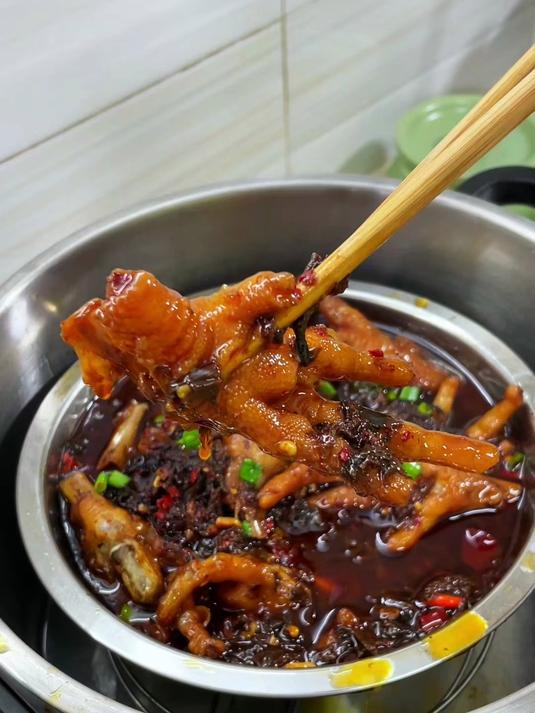 梅干菜烧鸡爪