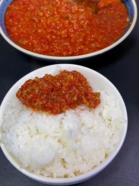 香辣牛肉酱的做法，不用做菜也能吃五碗米饭