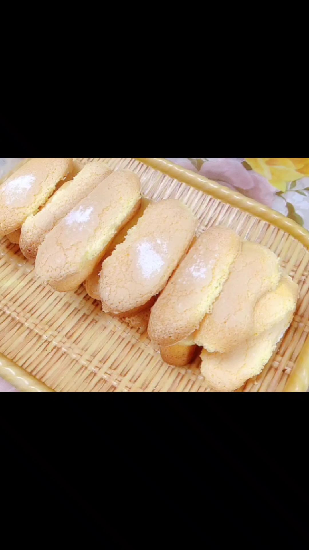 用两个鸡蛋来做可爱又好吃的手指饼干