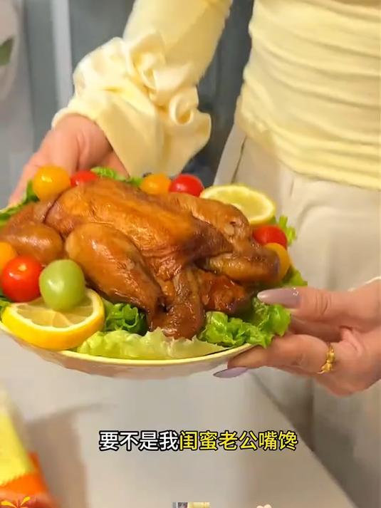 德州特产五香扒鸡肉质鲜嫩香透骨髓老汤焖煮