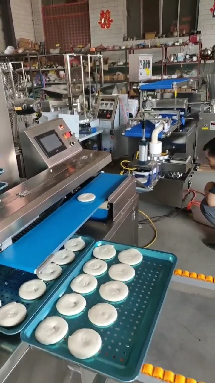 油酥烧饼机操作视频,客户试机认可