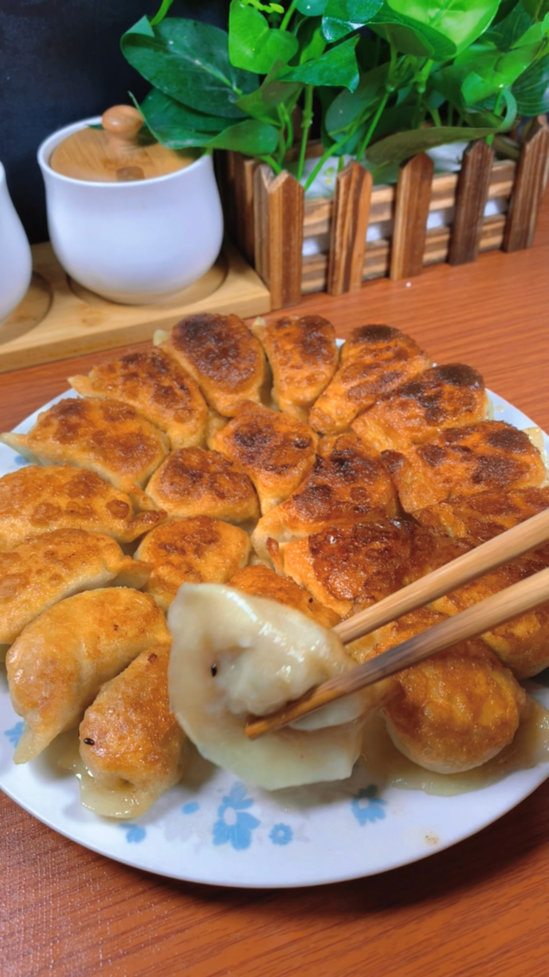 好吃的油煎水饺
