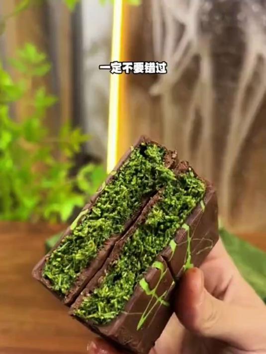 迪拜风味爆款!酥面丝 + 开心果酱 + 巧克力,三重口感越吃越上头