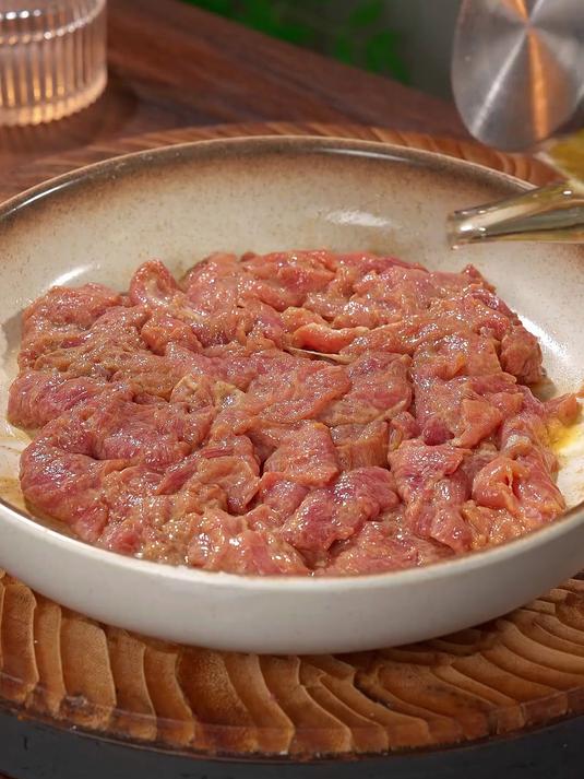 腐竹肉片煲的超简单做法,鲜嫩入味超下饭