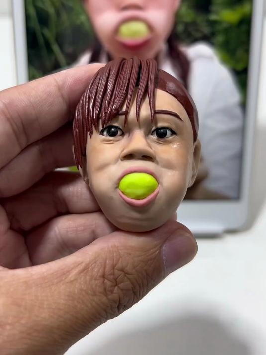 手工制作吃水果的嘟嘟姐
