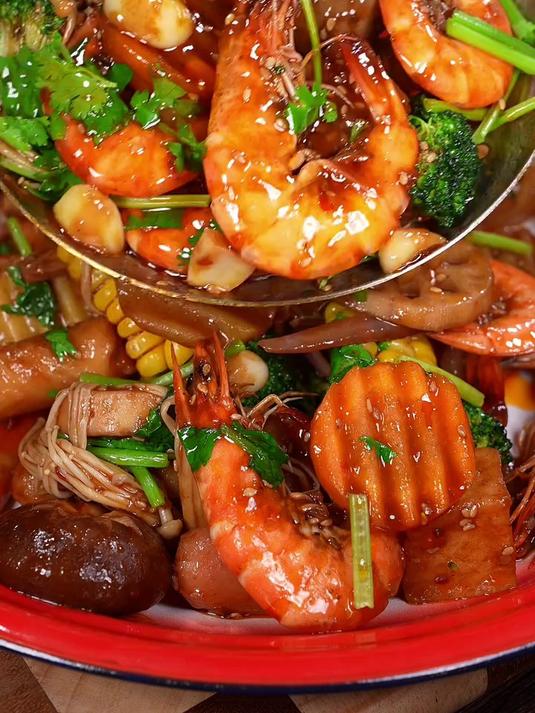 今天做了我们全家人都爱吃的麻辣香锅