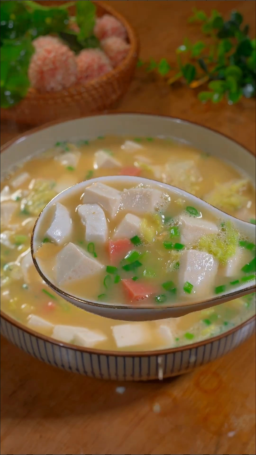 天气越来越冷了 谁能拒绝的了这一碗热乎乎的白菜豆腐汤呢