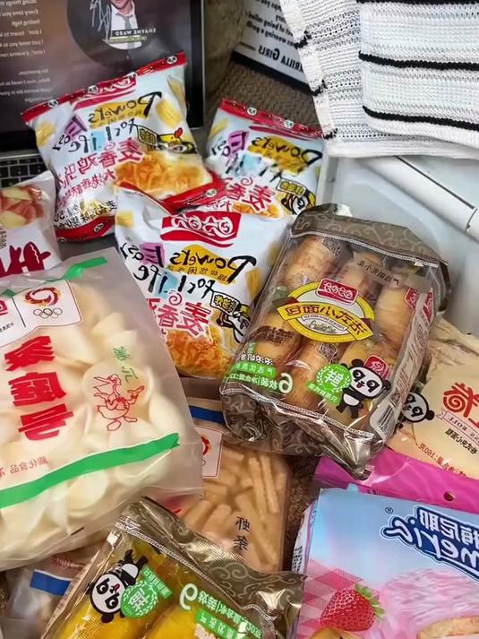 盼盼蛋黄派、瑞士卷与老面包,营养早餐的优选