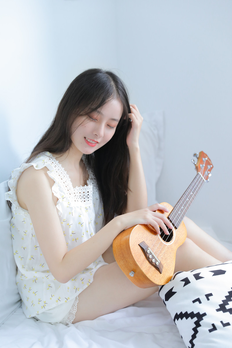 图片[3]-我的尤克里里姑娘-六色网