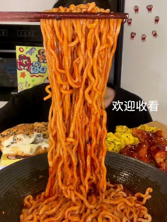 挑战三倍辣火鸡面
