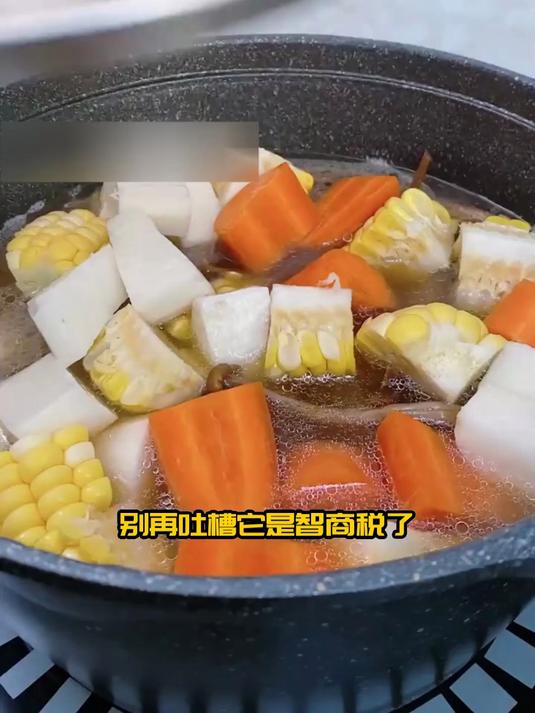 养生汤新选择:茶树菇排骨汤更温和滋补