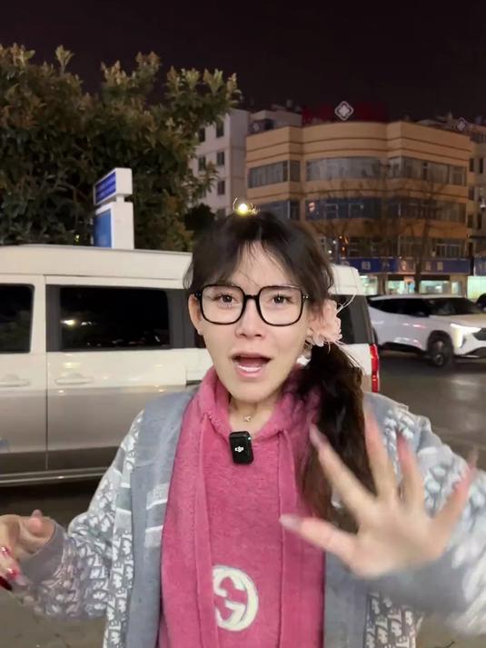 云南清真馆子的酸菜牛肉火锅！酸辣鲜香绝对不能错过！