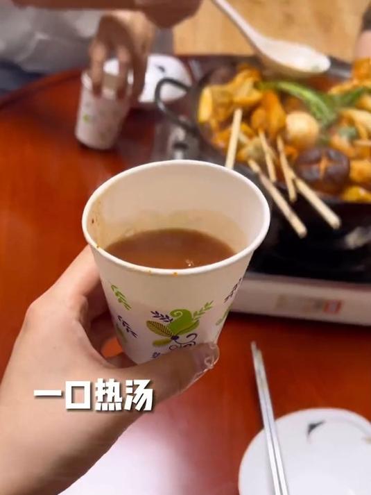 冬天怎么能不吃热fufu的鱼饼串呐!一口汤一口鱼饼的那种!