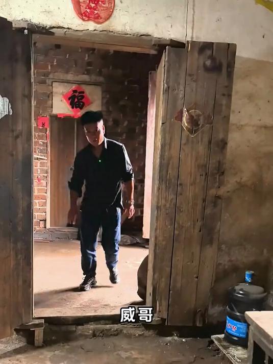5万盘下30亩巨塘，没想到一个普通鱼塘竟然藏了这么多货？
