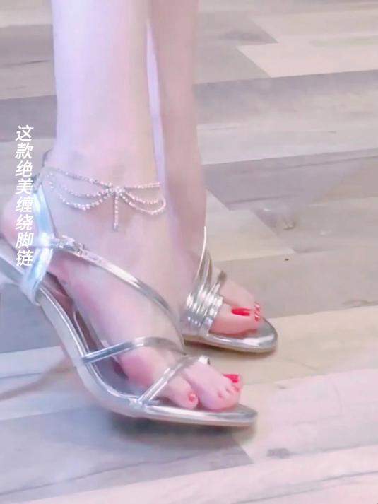 绝美脚饰,风格由你定义:纯欲仙女风&链条禁欲风融合