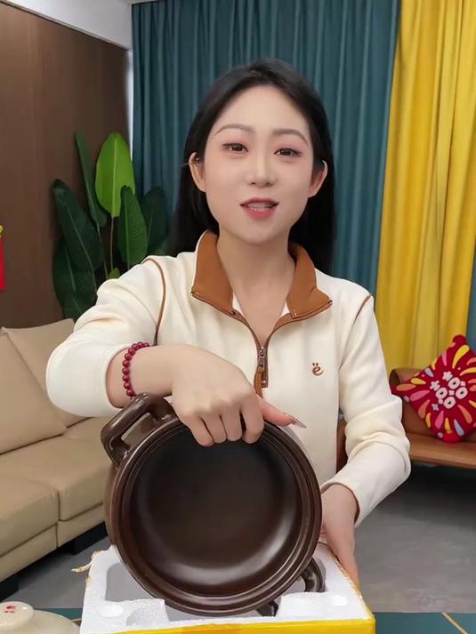 烧不开裂的陶瓷大砂锅，炖肉煲汤或者熬一些中药材都非常的好用