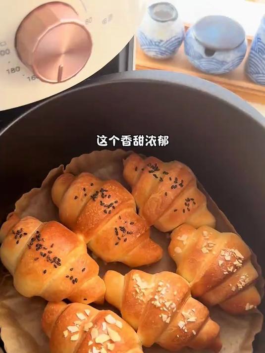 真是没想到空气炸锅也能做奶香牛角面包