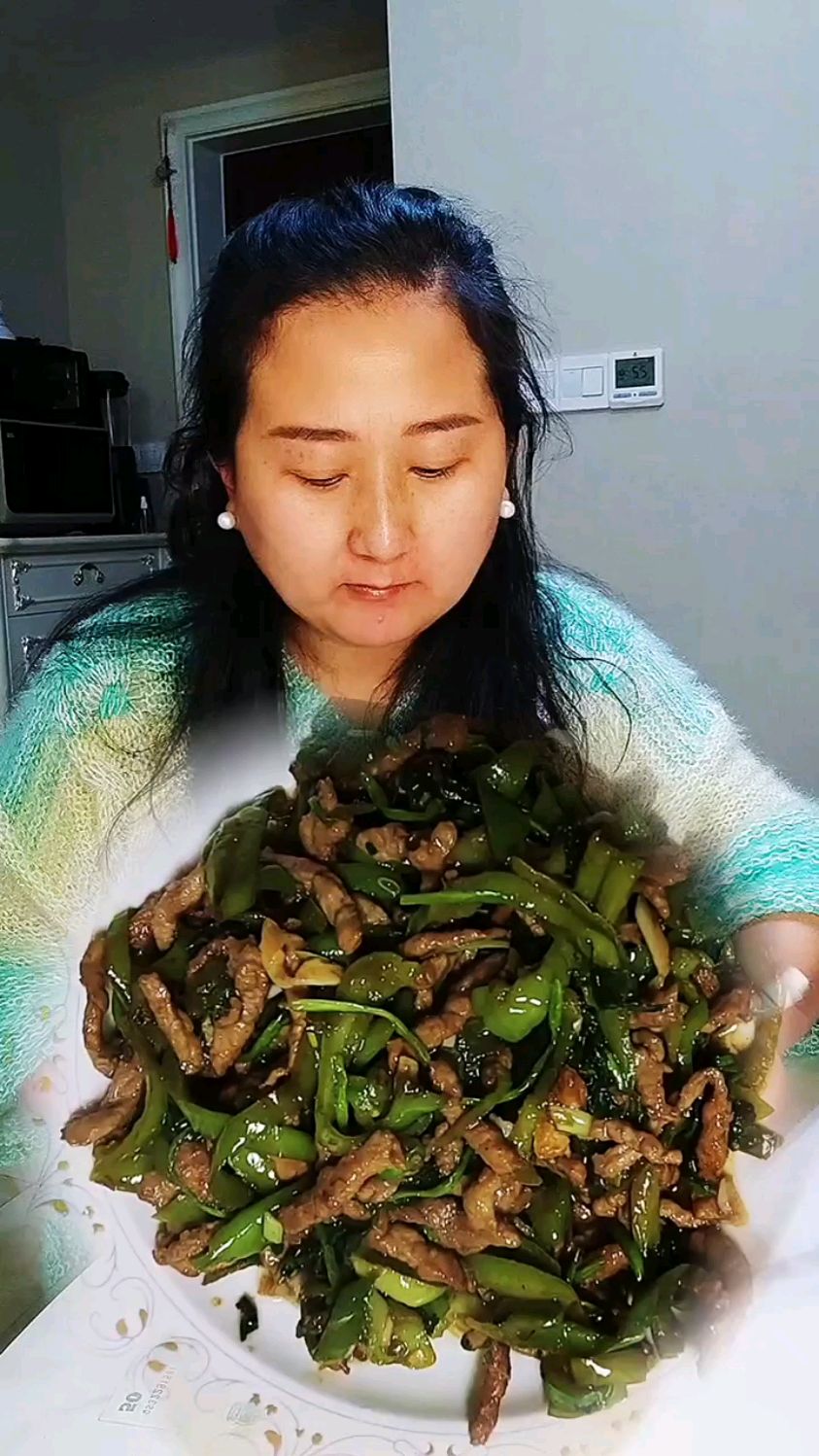 解锁香辣肉丝做法