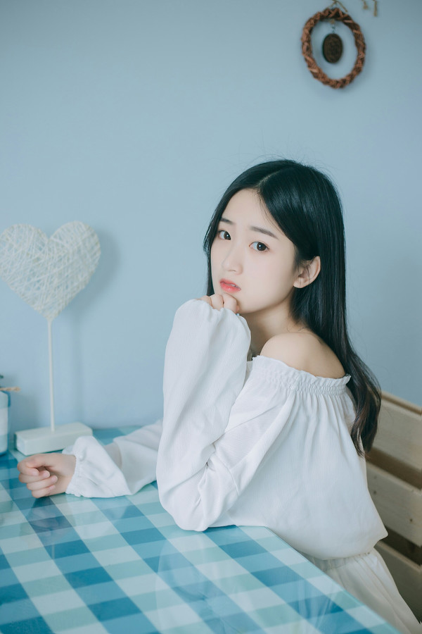 图片[5]-少女和猫-六色网
