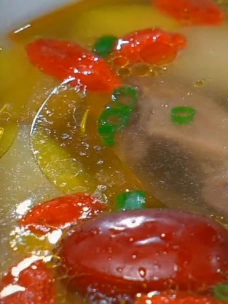 这是最近比较火的鸽子汤做法