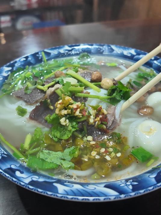 桂林马肉米粉绕不过又益轩,二两14块钱也要嗍一碗